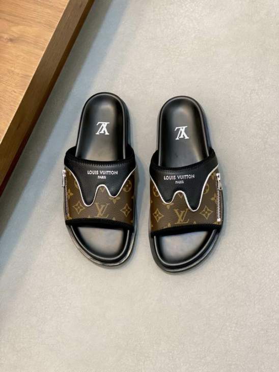 Picture of Louis Vuitton Slippers _SKULVsz38-46hnh03201031